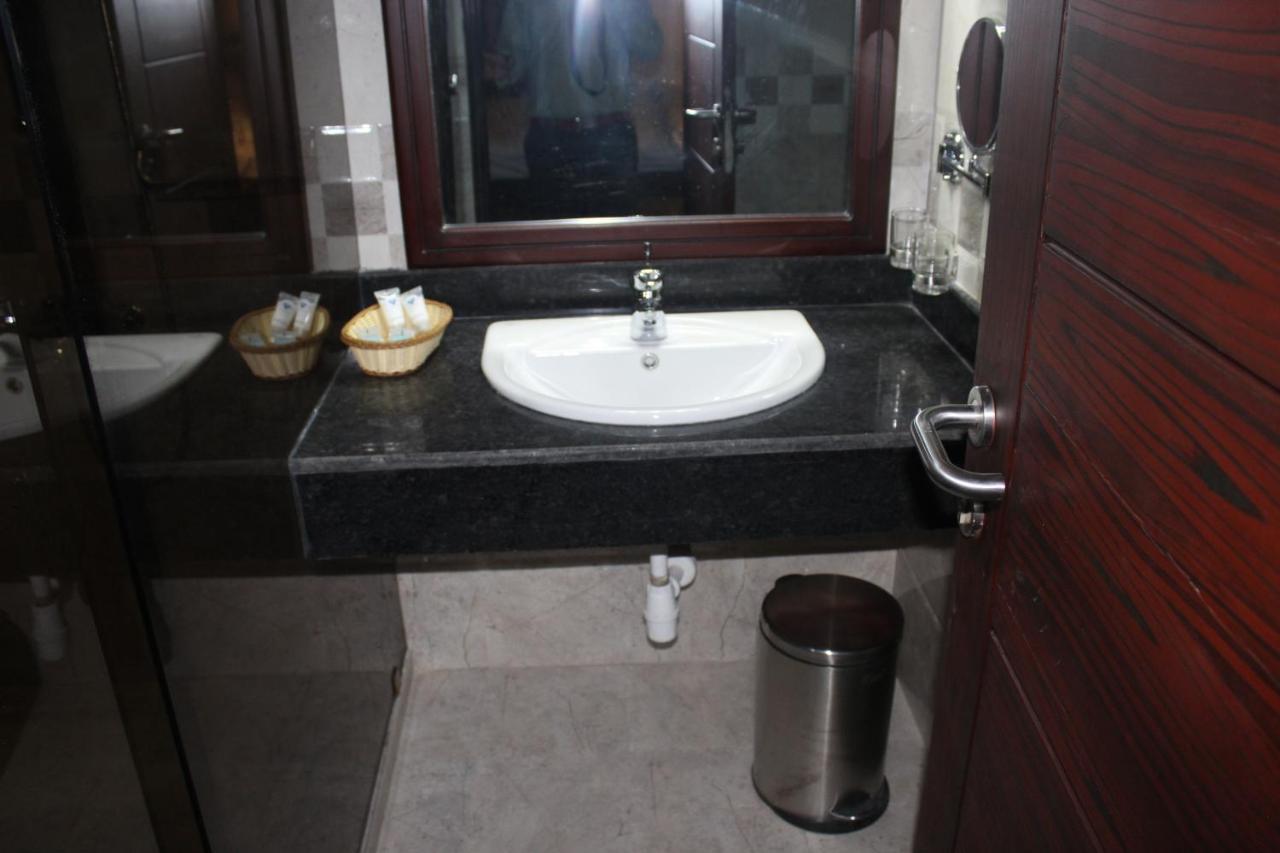 Hotel Blue Sapphire Dar es Salaam Zewnętrze zdjęcie